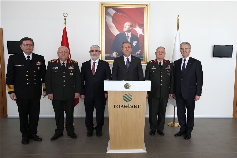 milli-savunma-bakani-hulusi-akar-roketsani-ziyaret-etti-060420201545670625.jpg